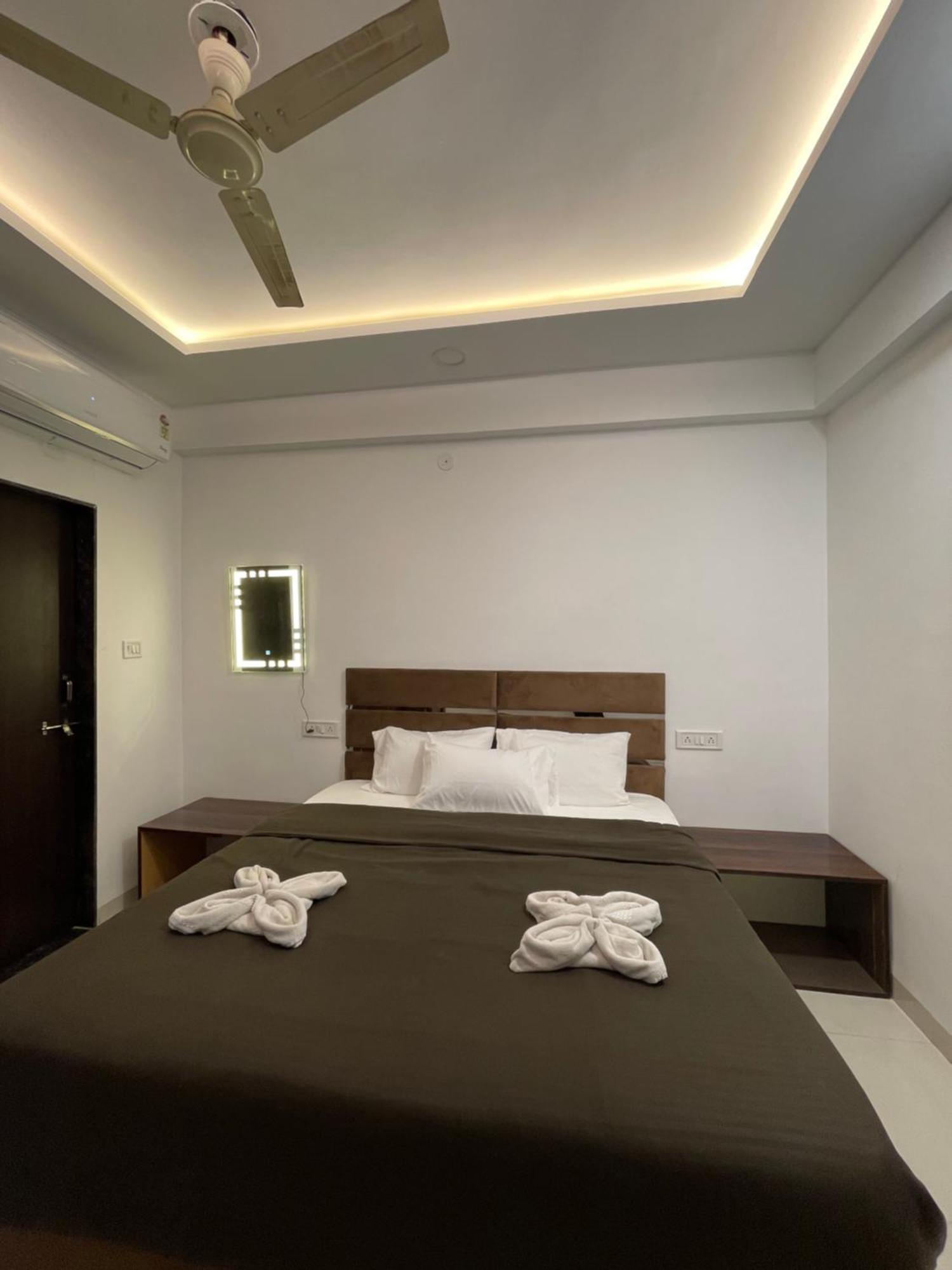 אינדורה Hotel Kiwi Inn Vijaynagar Scheme 78 מראה חיצוני תמונה