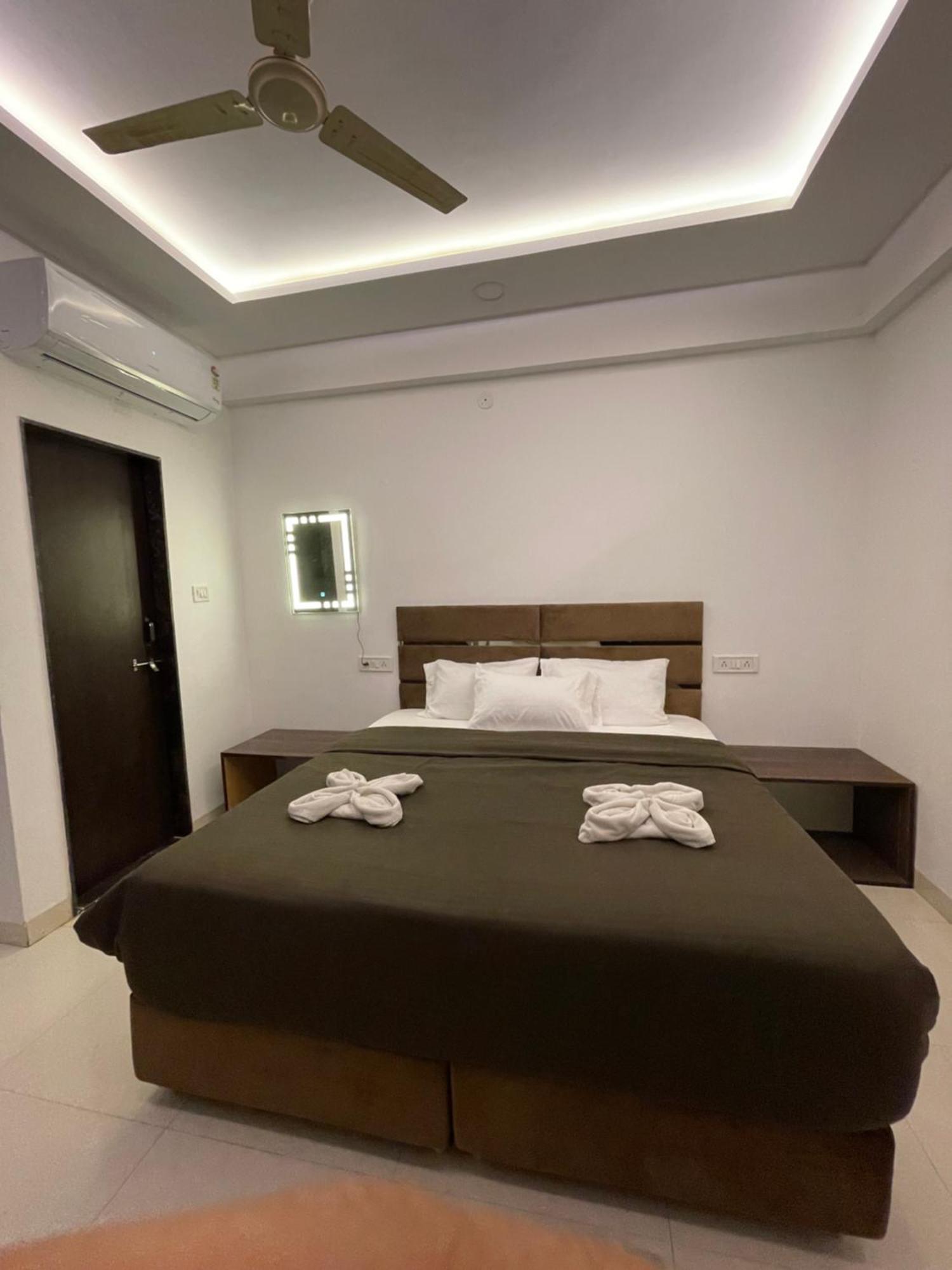אינדורה Hotel Kiwi Inn Vijaynagar Scheme 78 מראה חיצוני תמונה