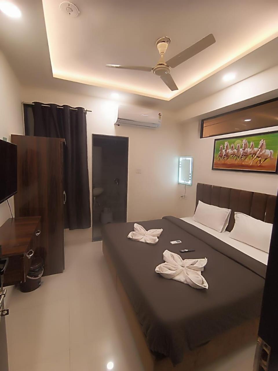 אינדורה Hotel Kiwi Inn Vijaynagar Scheme 78 מראה חיצוני תמונה