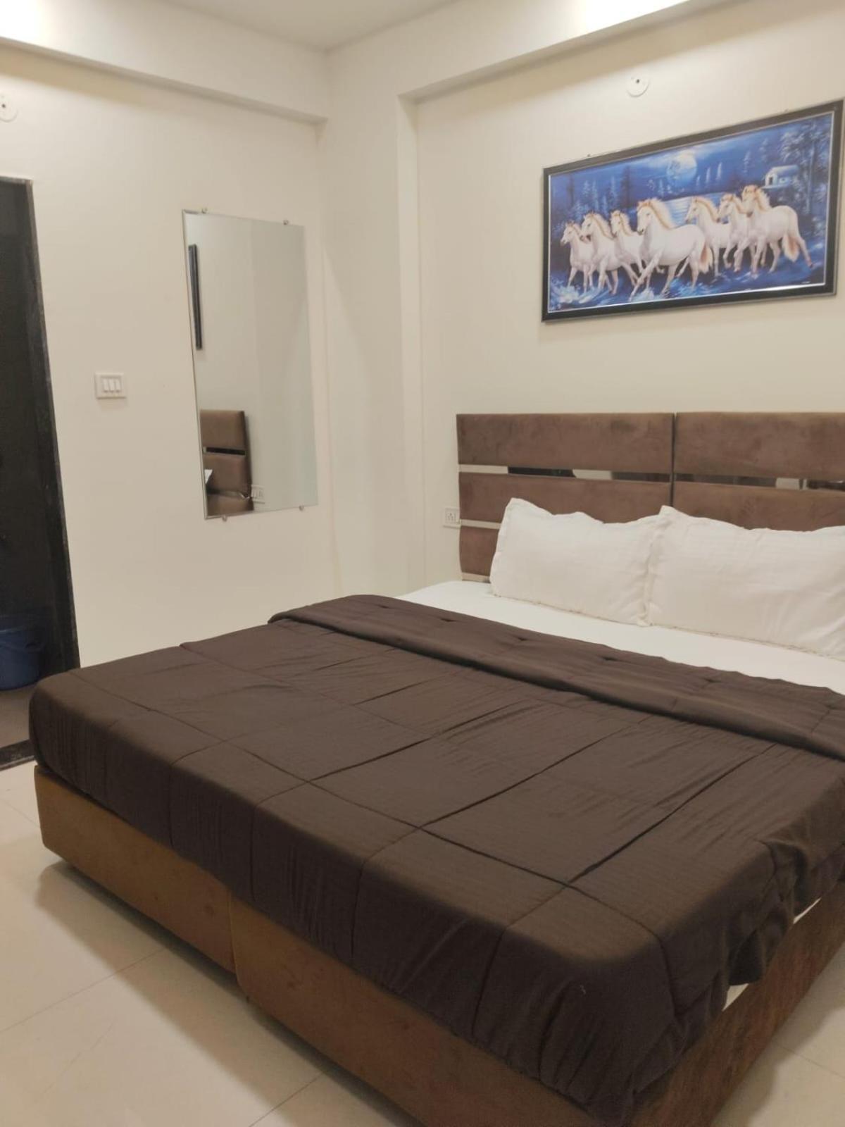 אינדורה Hotel Kiwi Inn Vijaynagar Scheme 78 מראה חיצוני תמונה