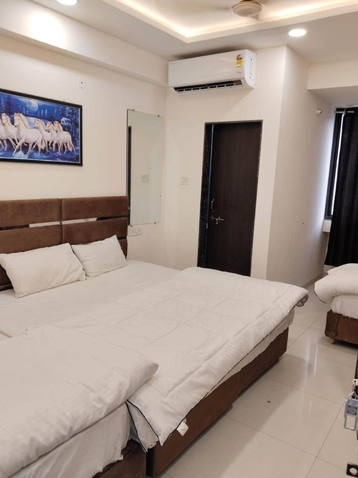 אינדורה Hotel Kiwi Inn Vijaynagar Scheme 78 מראה חיצוני תמונה